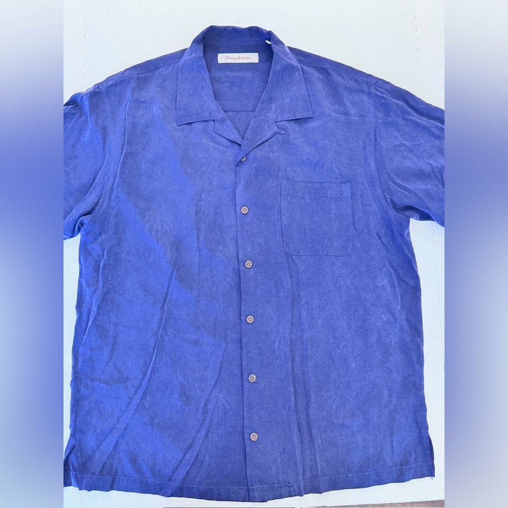 Tommy Bahama Silk Camp Shirt Men's Large Blue Short Sleeve Hidden Print
